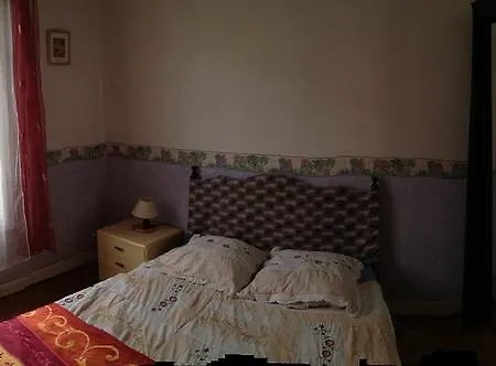 Проживание в семье Emilie Ницца